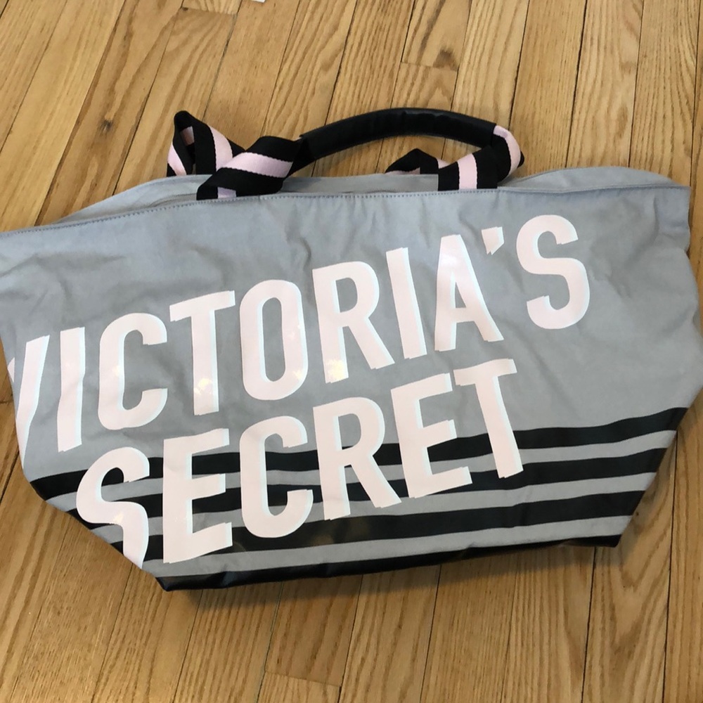 {Victoria’s Secret}